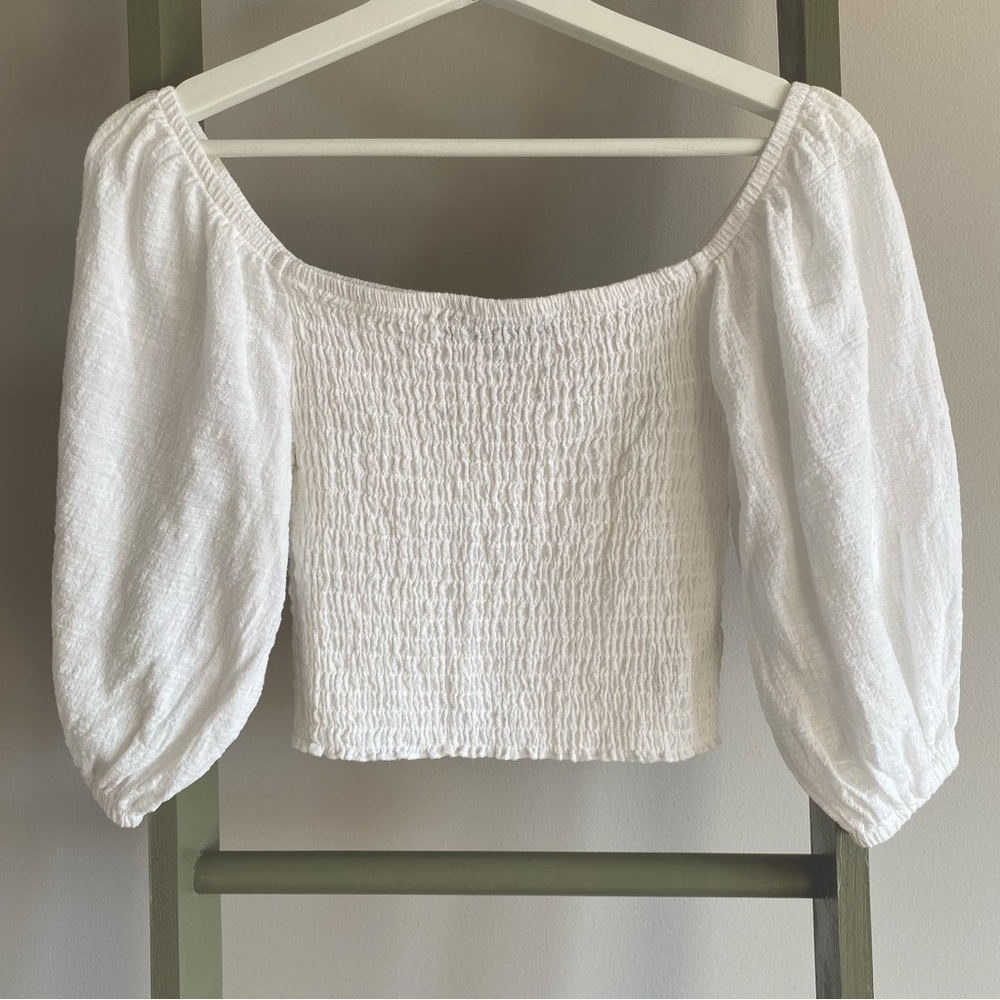 (3 for $15) White Cropped Balloon Sleeved Shirt